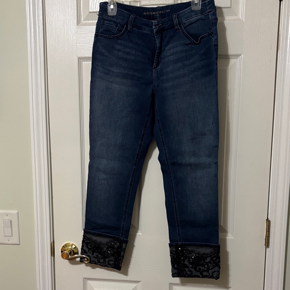 Chico’s So Slimming 0.5 petite Dark Blue Ankle Jeans with Black Lace Cuffs